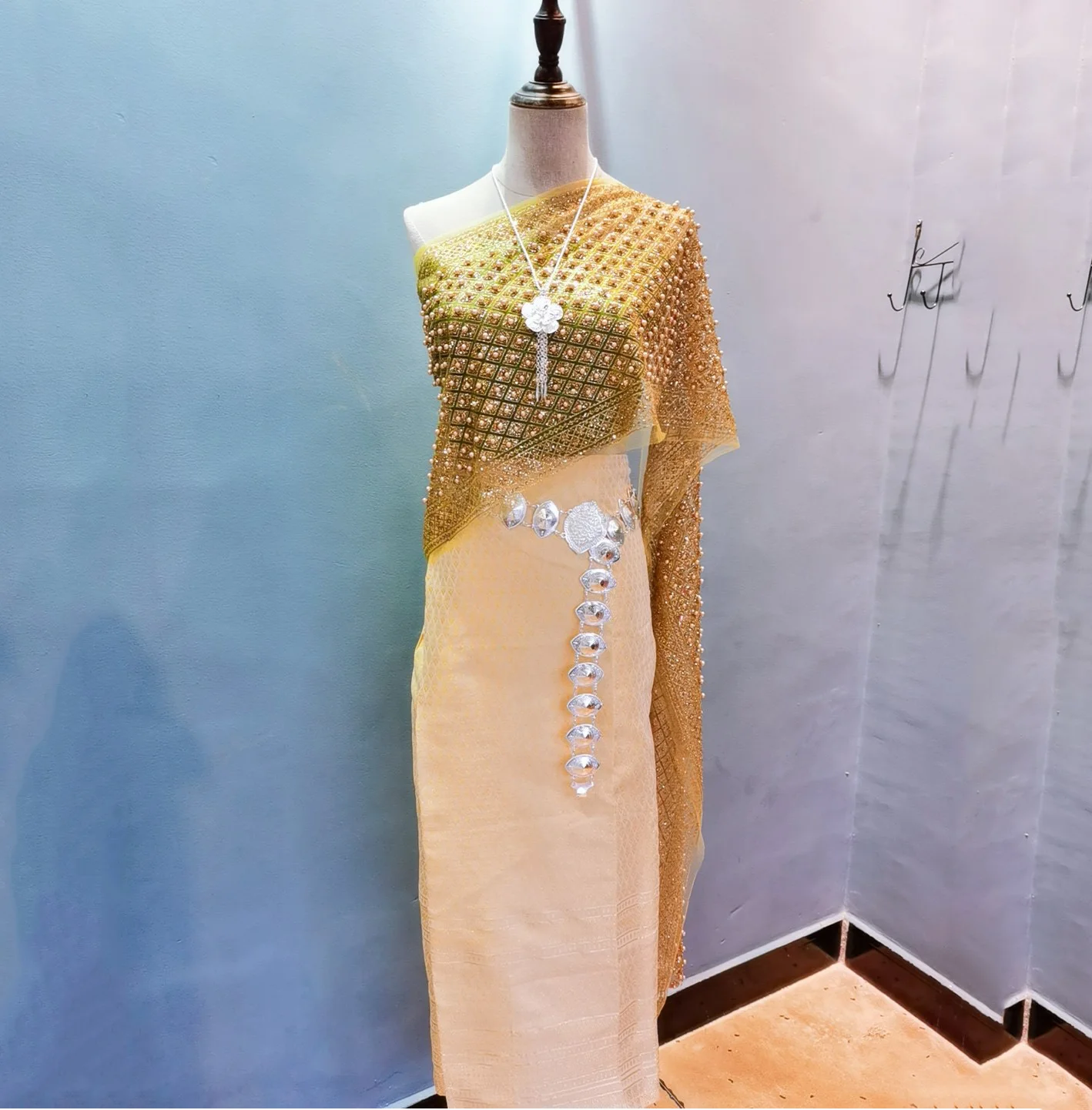 2025 New In Summer Women Strap - Batik Sarong Wrap 评论和价格